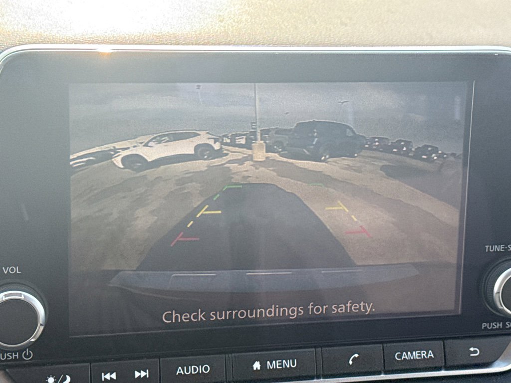 Used 2025 Nissan Rogue SV image 18