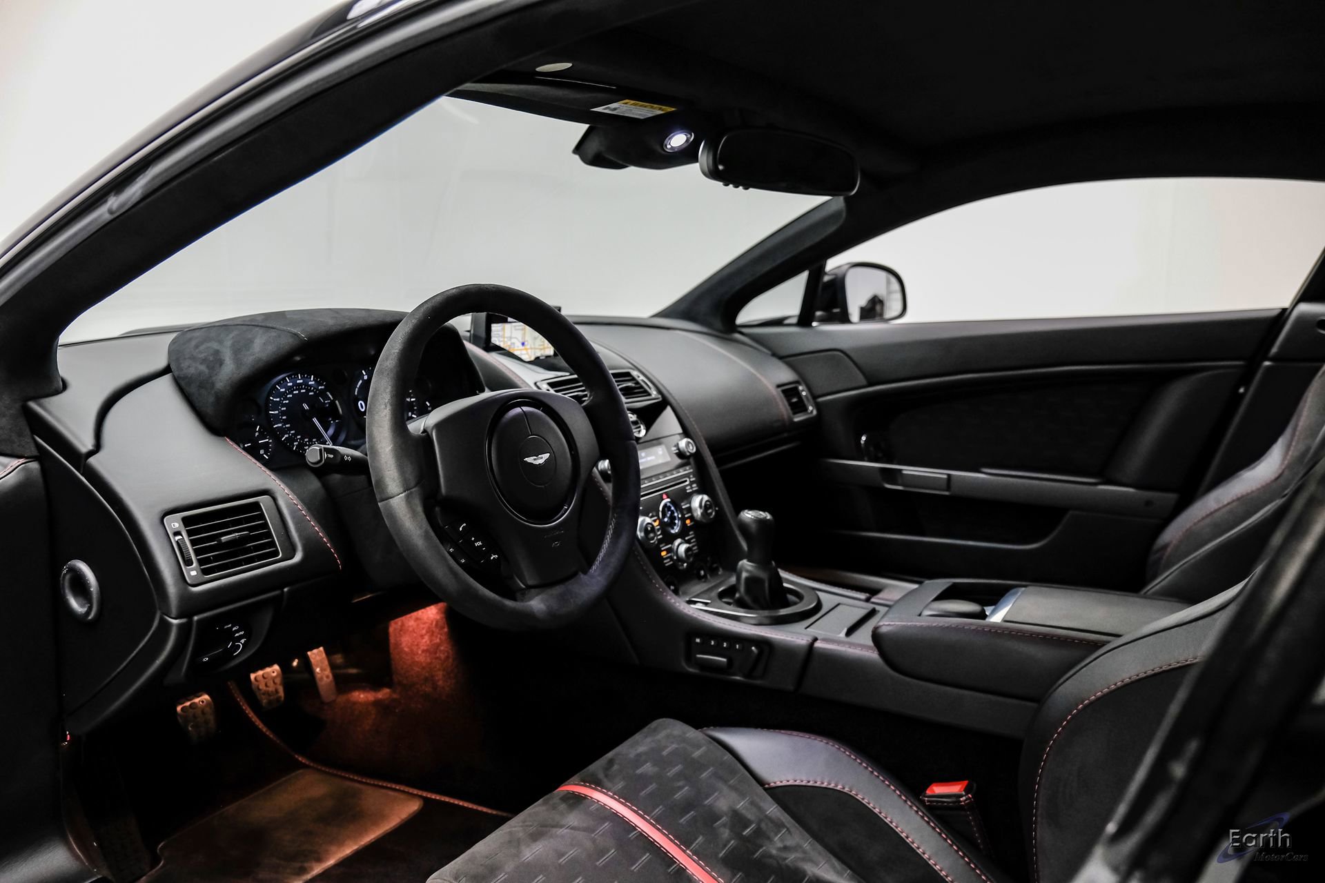 Used 2015 Aston Martin V8 Vantage GT RWD image 39