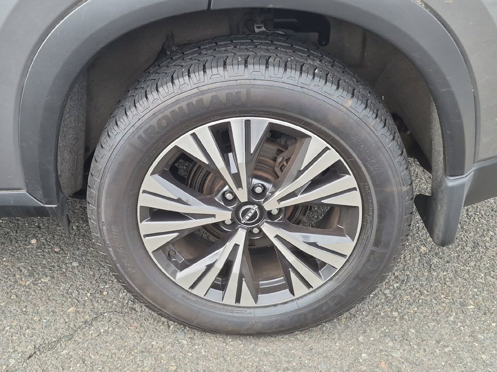 Used 2023 Nissan Rogue SV AWD/4WD image 26