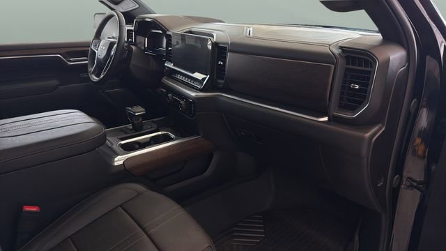 Used 2025 Chevrolet Silverado 1500 High Country w/ Technology Package image 31