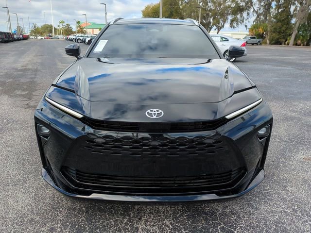 Used 2025 Toyota Crown Signia image 3