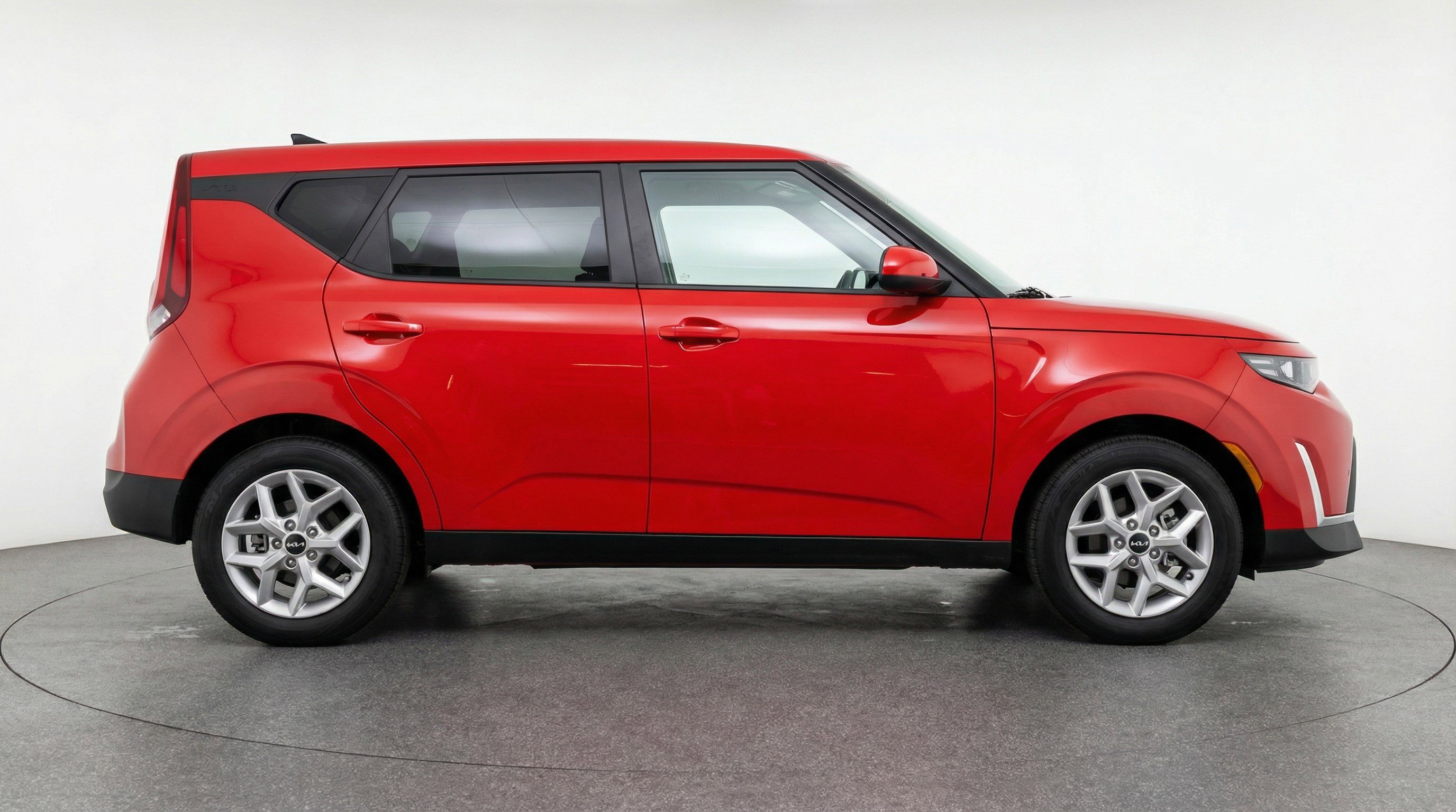 Used 2025 Kia Soul LX w/ LX Technology Package image 11