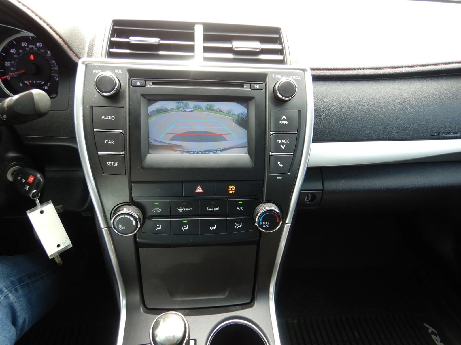 Used 2017 Toyota Camry SE FWD image 13
