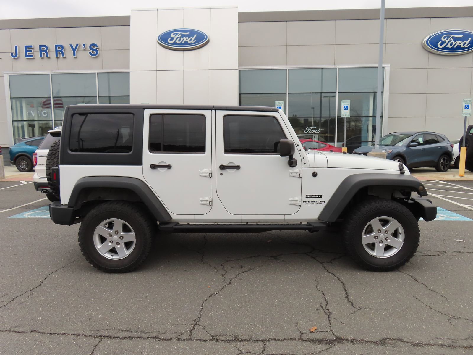 Used 2012 Jeep Wrangler Unlimited Sport image 4