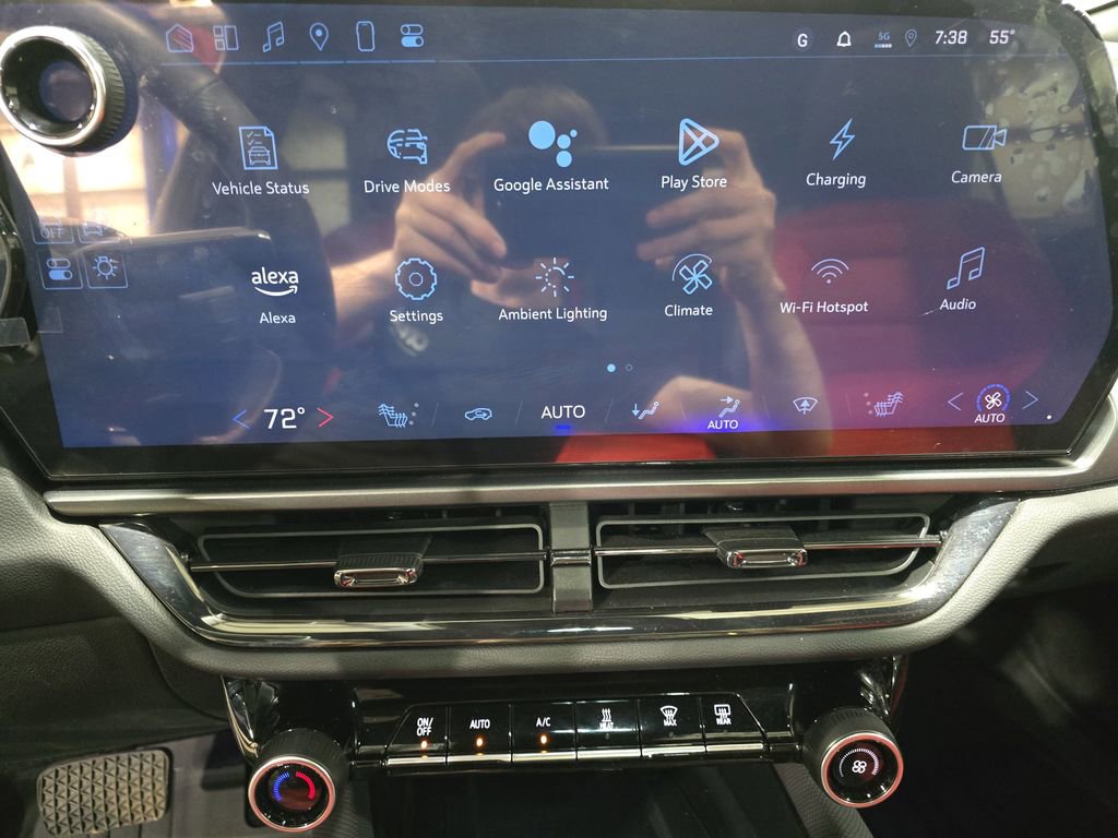 New 2025 Chevrolet Equinox EV RS w/ LPO, Illumination Package image 21