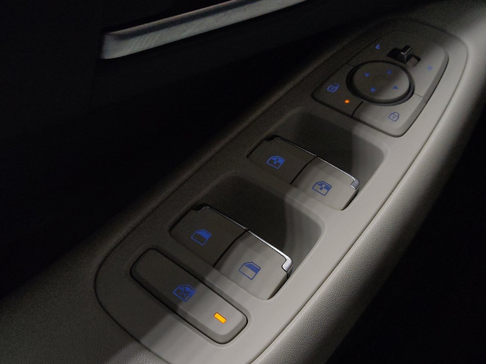 Used 2025 Hyundai Sonata SEL FWD image 27