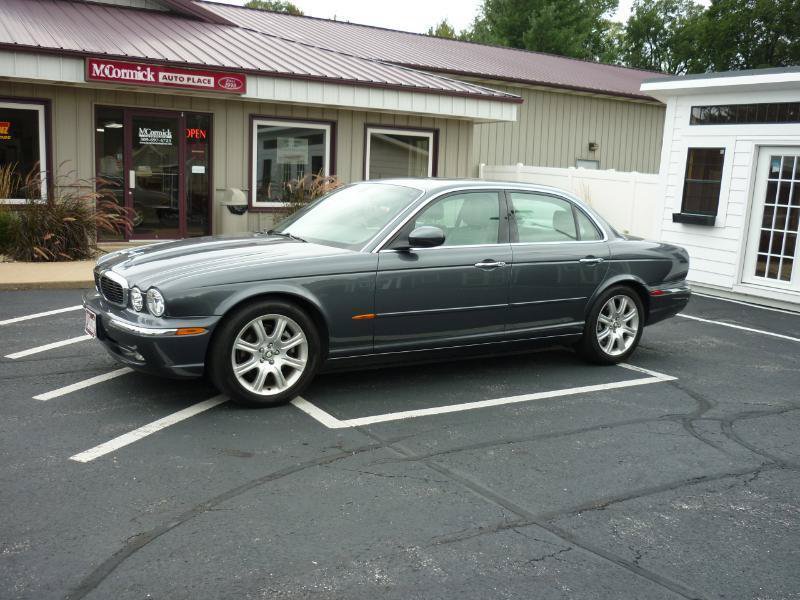 Used 2004 Jaguar XJ8 RWD image 3