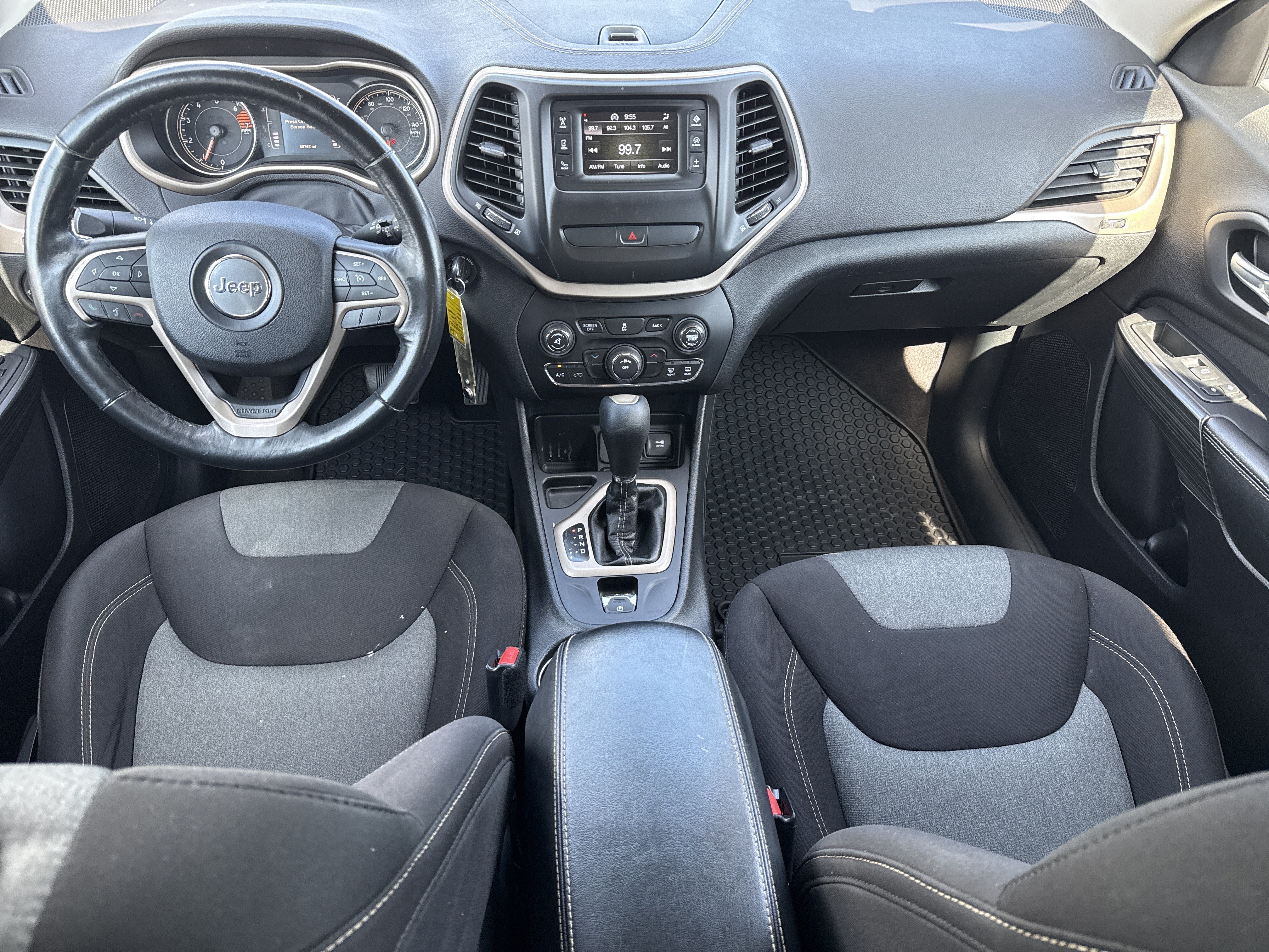 Used 2016 Jeep Cherokee Sport w/ Cold Weather Group FWD image 27