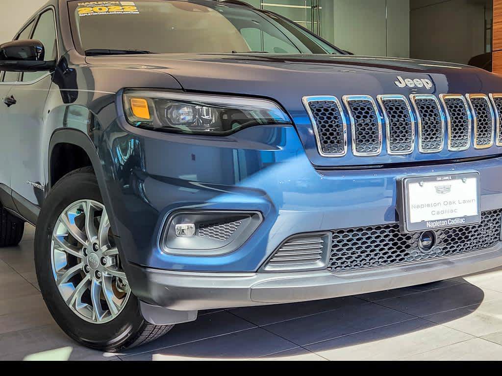 Used 2022 Jeep Cherokee Latitude Lux w/ Mopar Interior Package AWD/4WD image 2