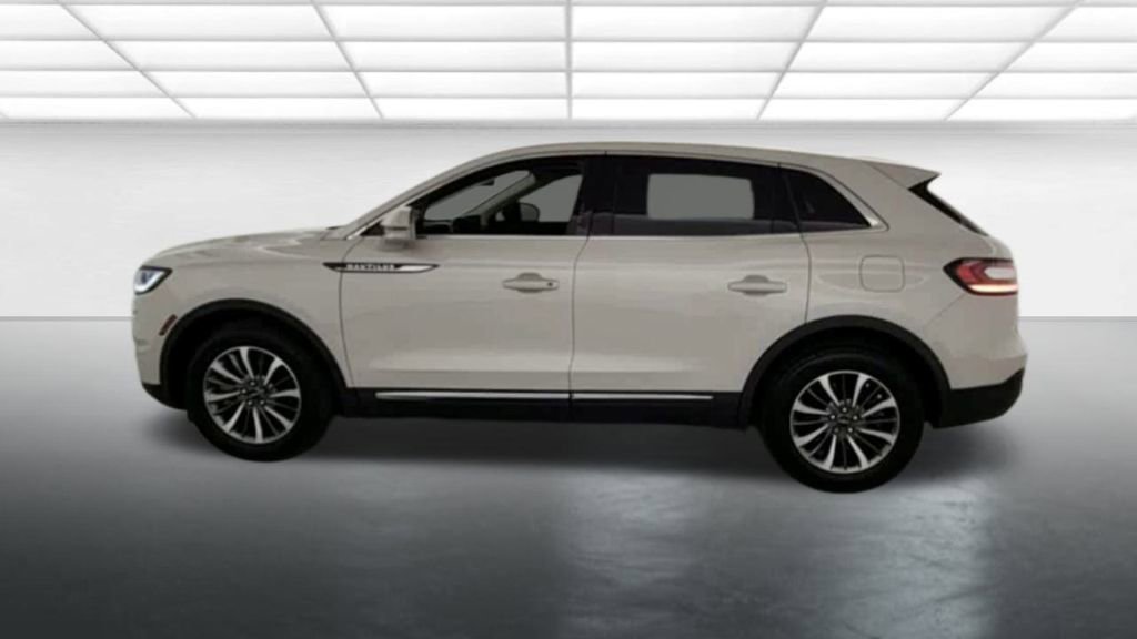 Used 2023 Lincoln Nautilus AWD image 5
