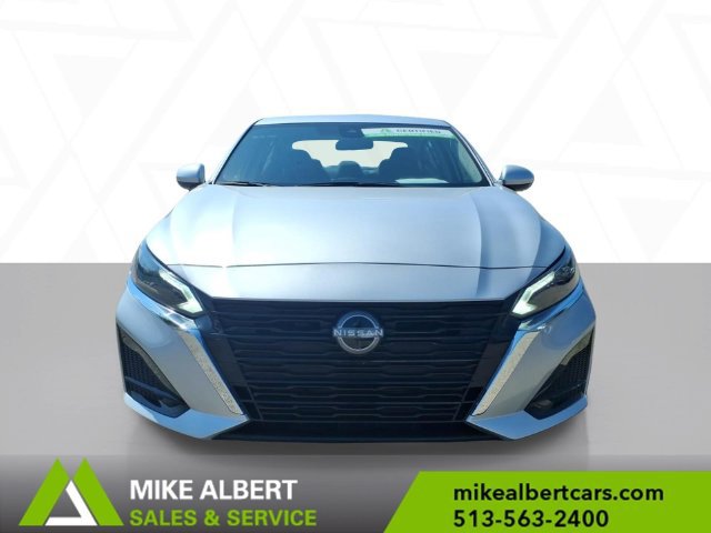 Used 2023 Nissan Altima 2.5 SV FWD image 2