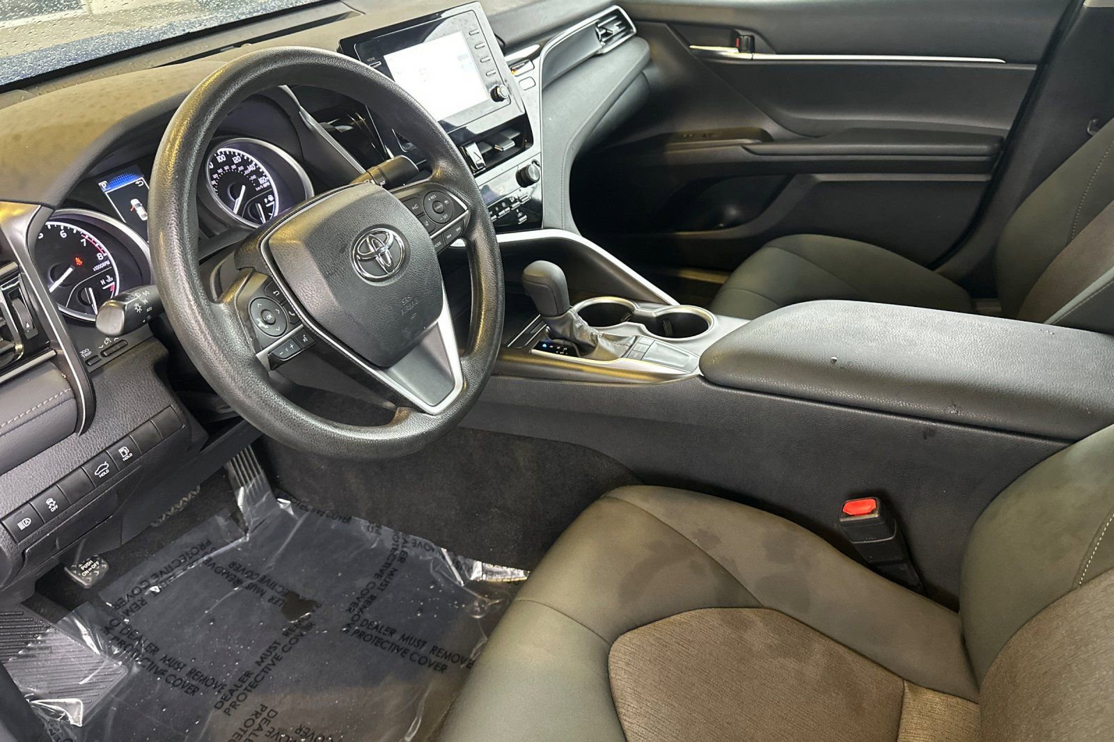 Used 2023 Toyota Camry LE image 9