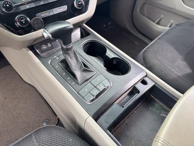 Used 2017 Kia Sedona LX w/ LX Essentials Premium Package FWD image 18