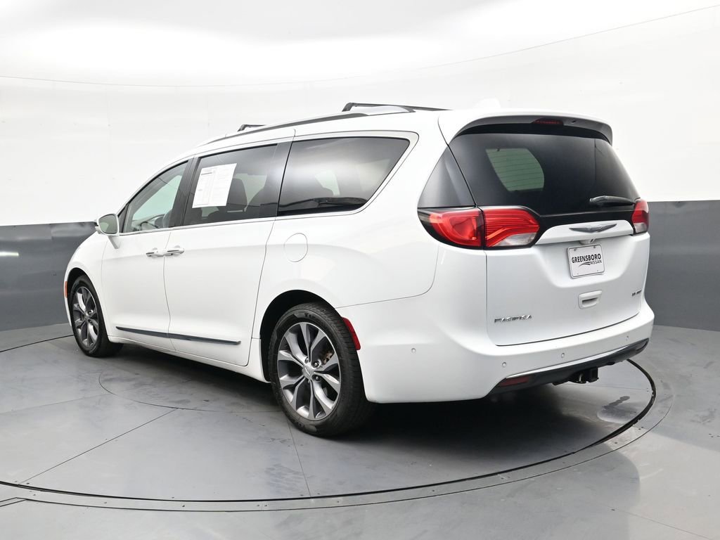 Used 2017 Chrysler Pacifica Limited FWD image 5