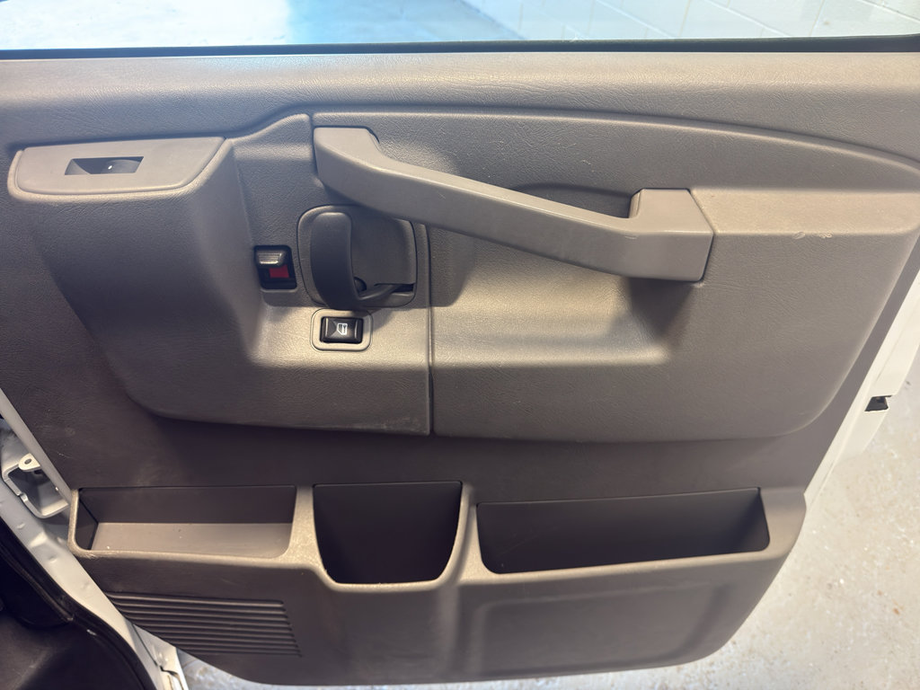 Used 2020 GMC Savana 2500 Work Van w/ Driver Convenience Package image 18
