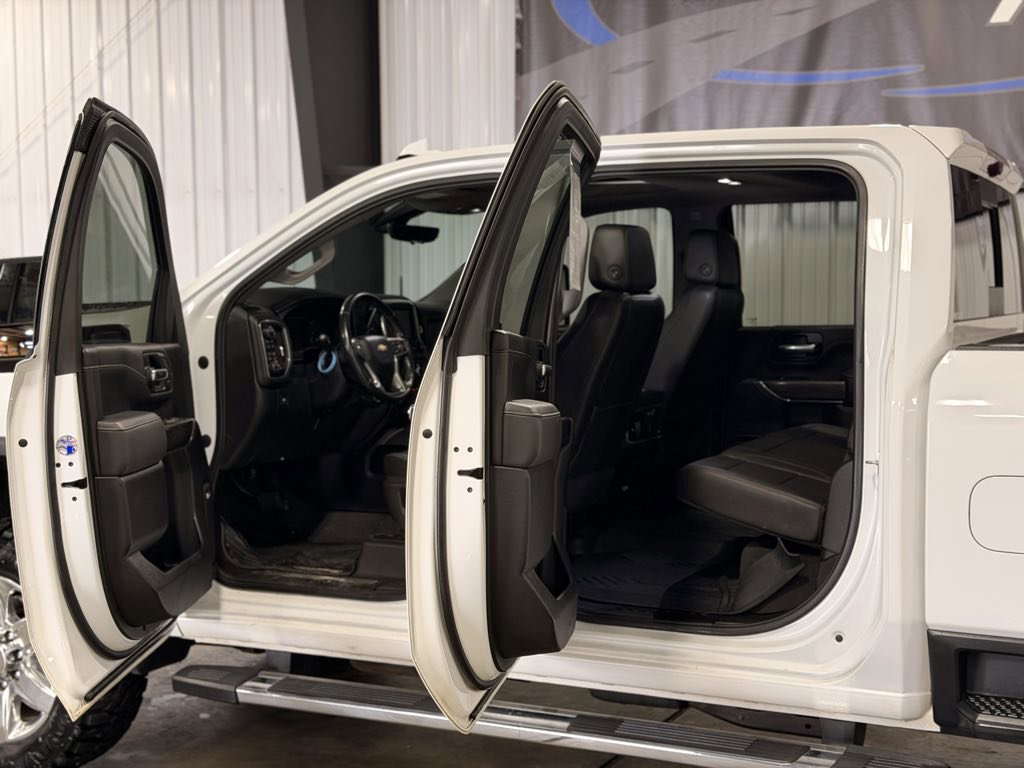 Used 2020 Chevrolet Silverado 2500 LTZ w/ LTZ Premium Package image 11