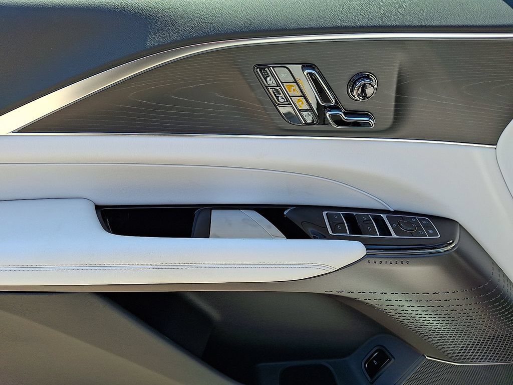 New 2026 Cadillac Lyriq Sport AWD/4WD image 8