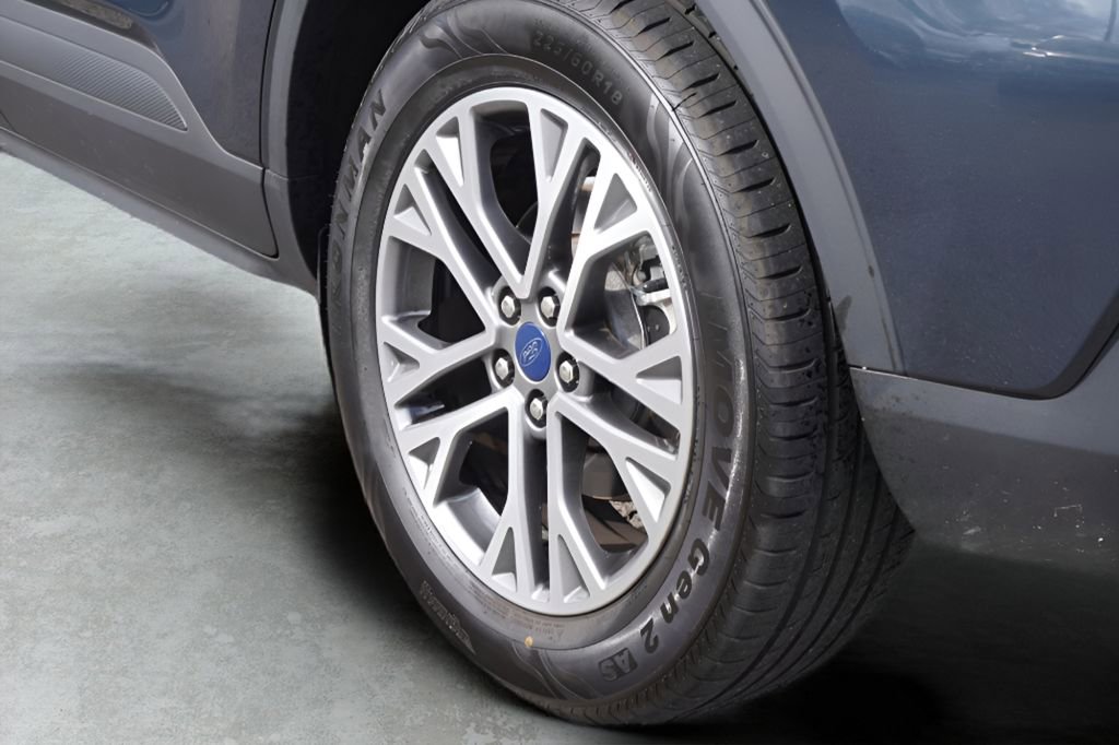 Used 2022 Ford Escape SEL w/ Technology Package image 10