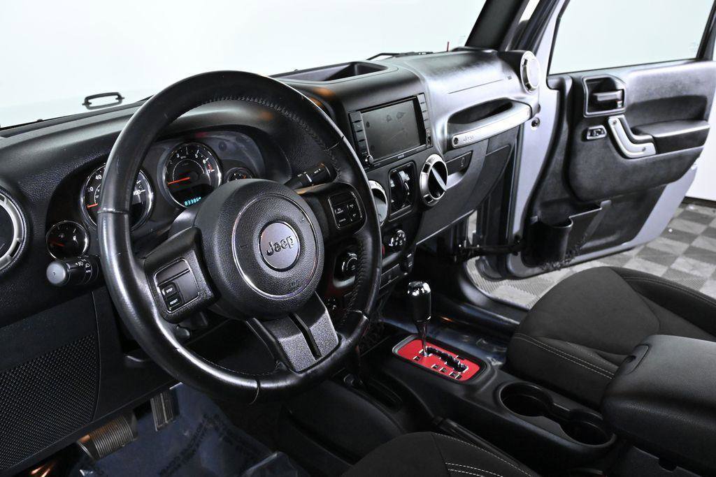 Used 2016 Jeep Wrangler Unlimited Sahara image 16