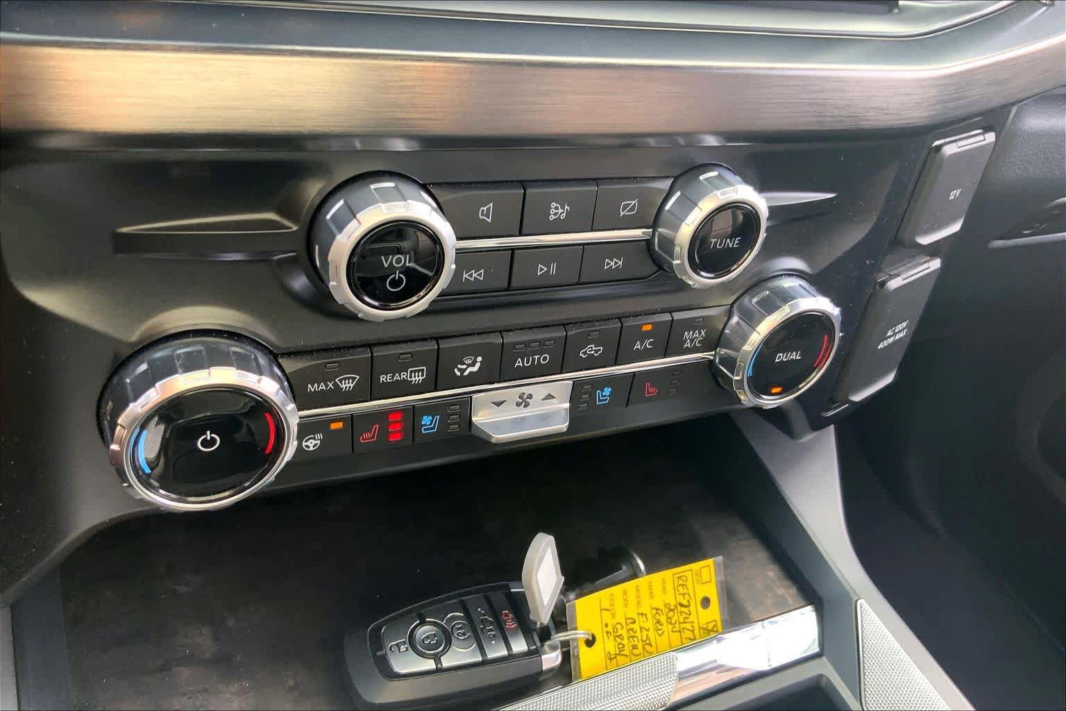 Used 2024 Ford F250 Lariat AWD/4WD image 31