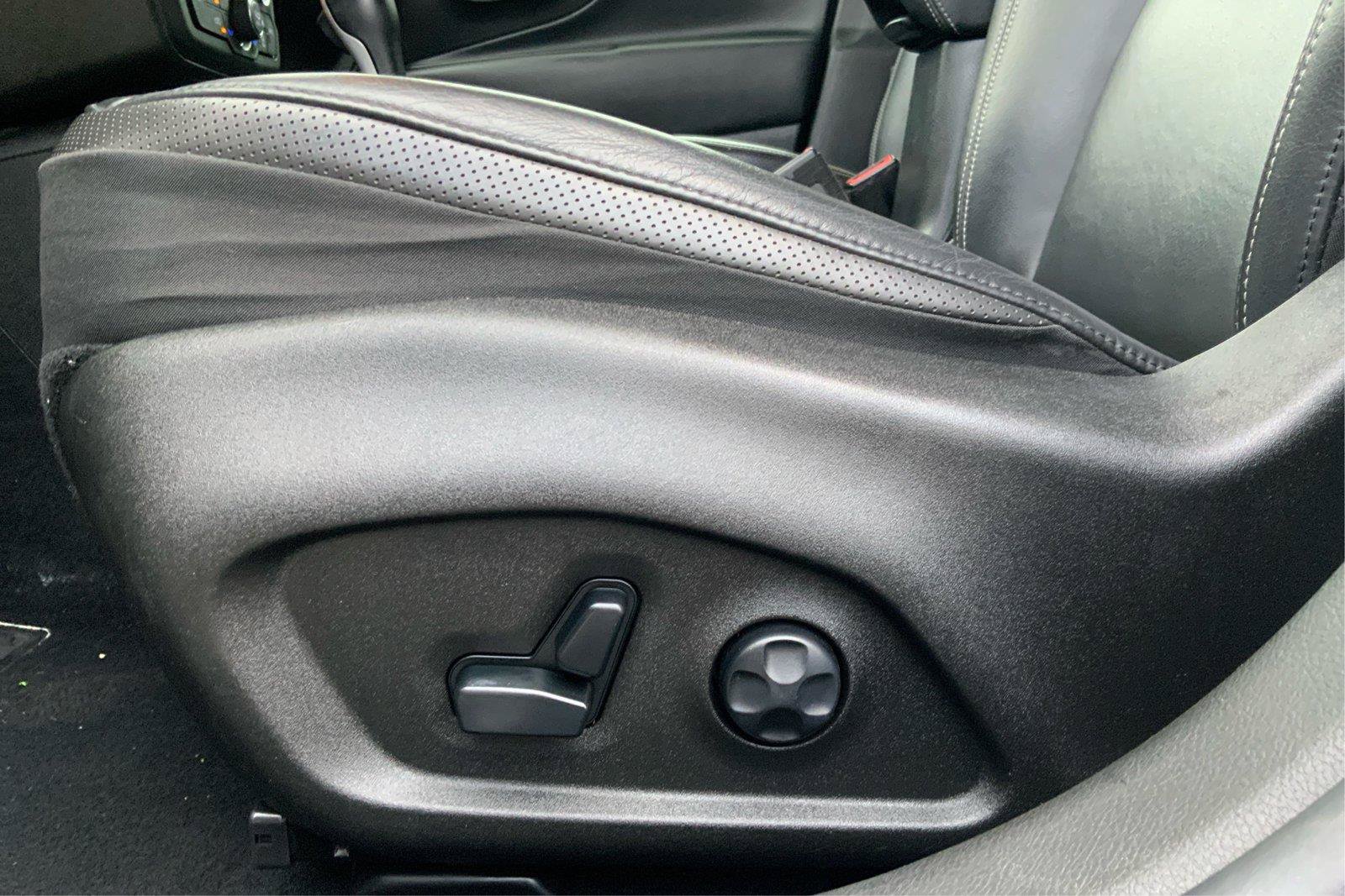 Used 2020 Jeep Renegade Limited AWD/4WD image 19