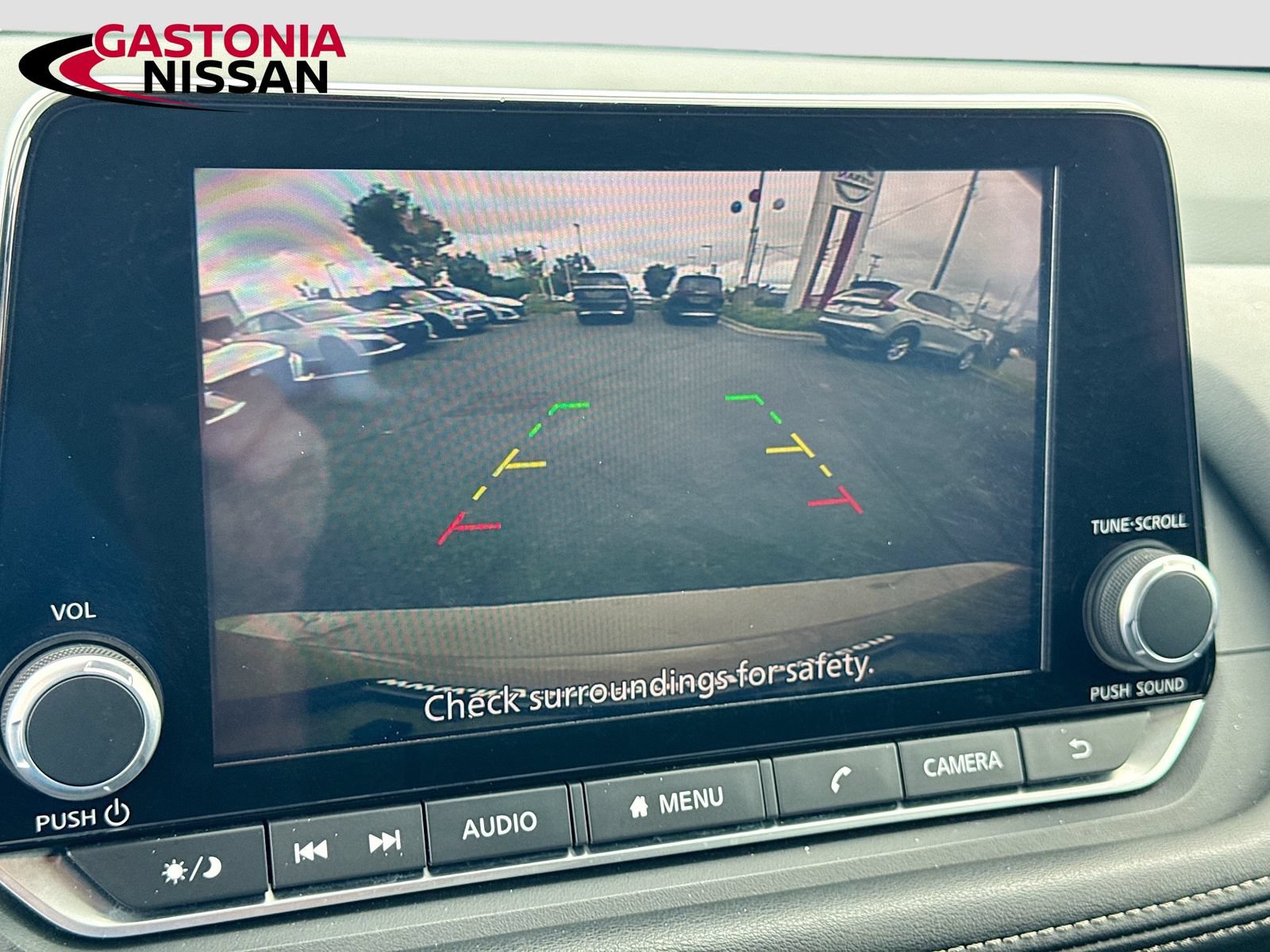 Used 2025 Nissan Rogue SV FWD image 17
