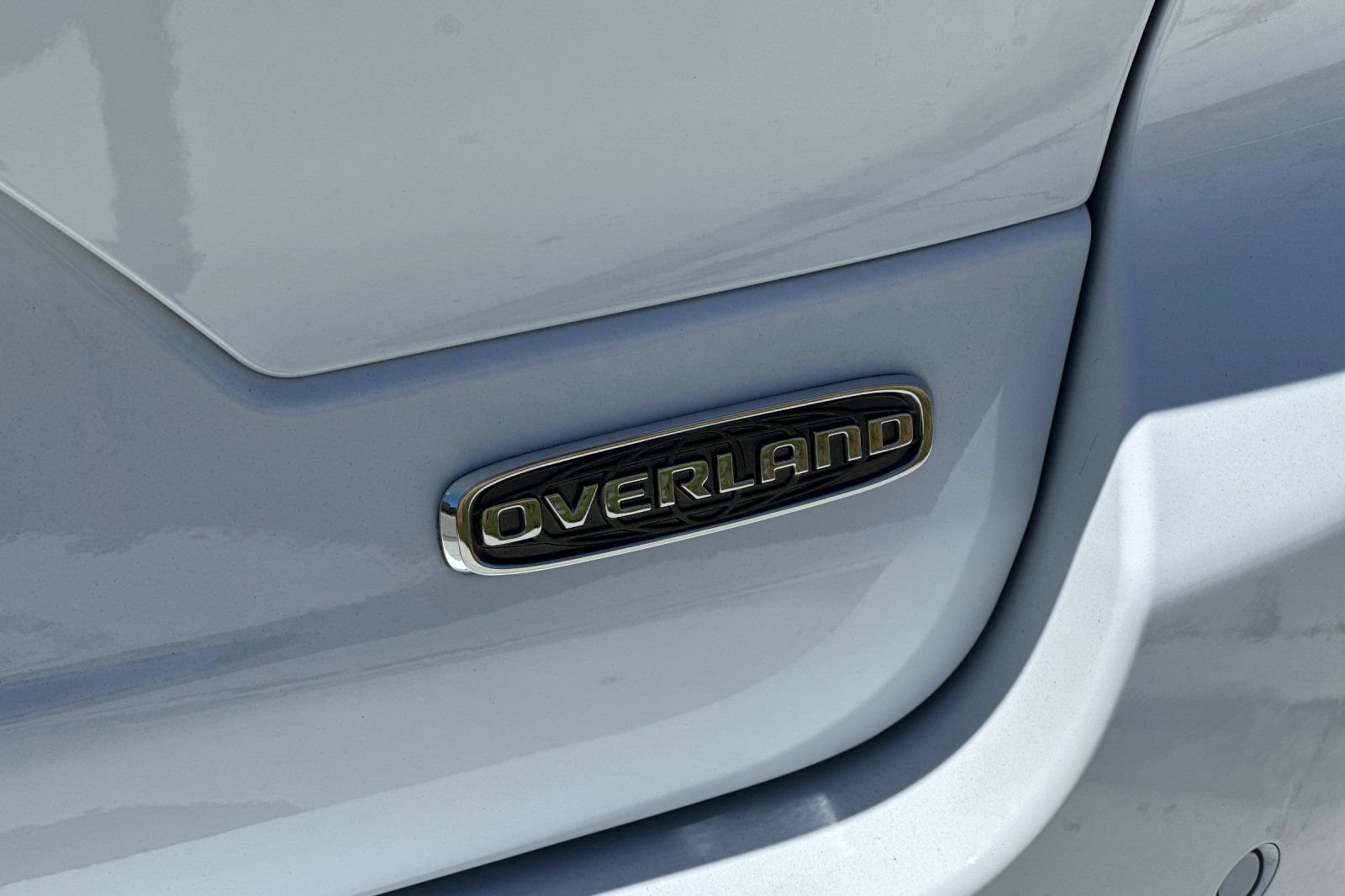 Used 2023 Jeep Grand Cherokee Overland w/ Advanced Protech Group III AWD/4WD image 27