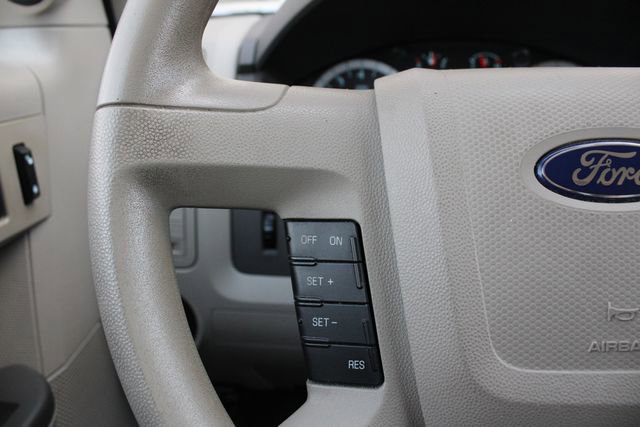 Used 2010 Ford Escape XLS AWD/4WD image 13
