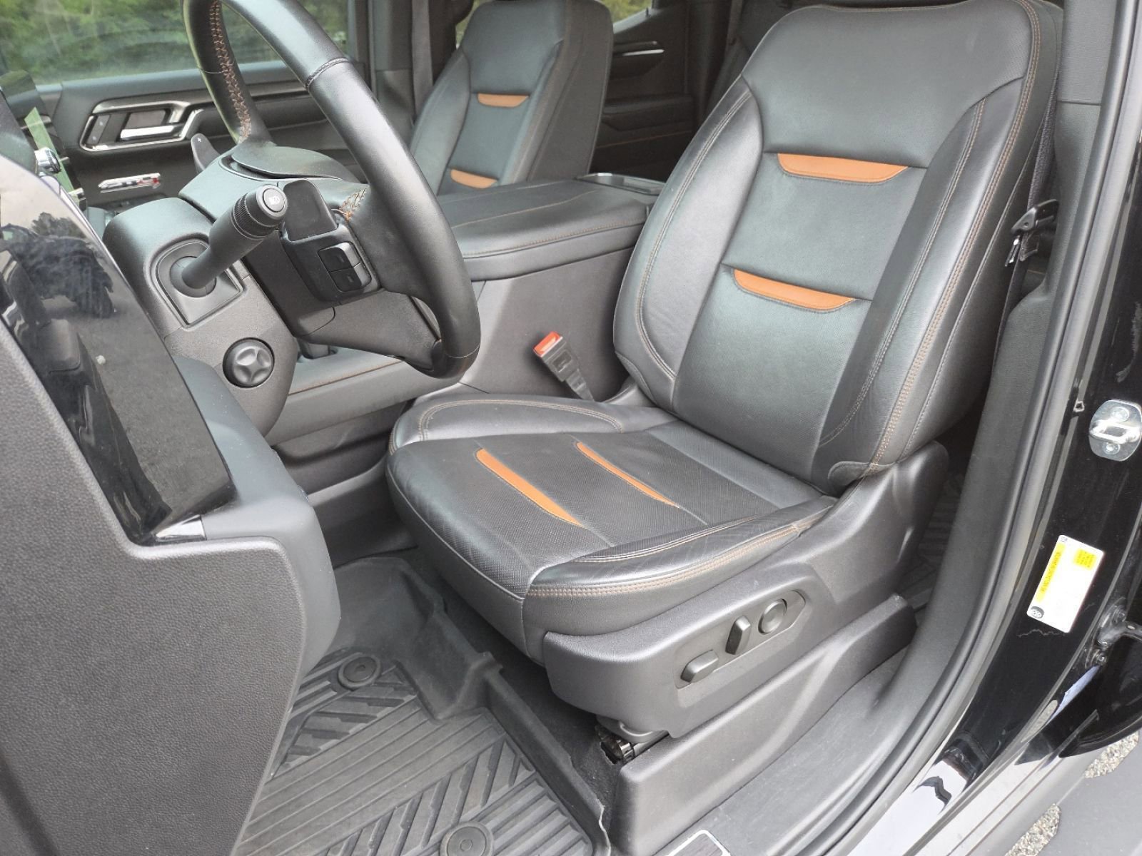 Used 2024 GMC Sierra 1500 AT4 w/ Technology Package image 29