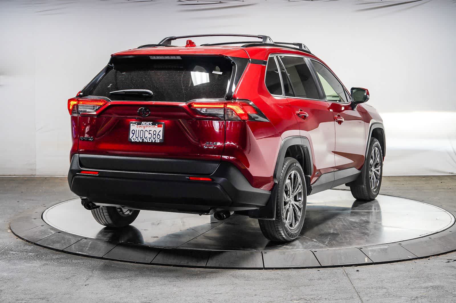 Used 2025 Toyota RAV4 XLE Premium w/ Weather Package AWD/4WD image 4