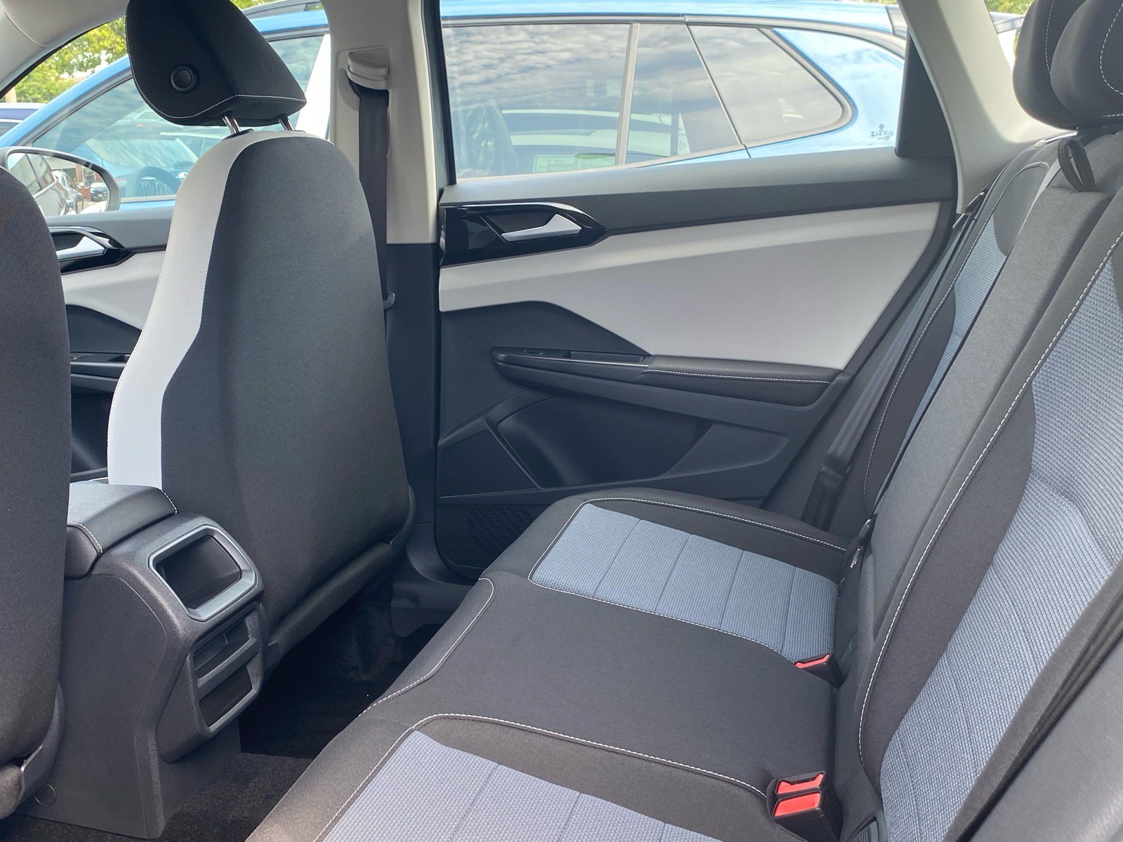 Certified 2025 Volkswagen Taos S AWD/4WD image 19