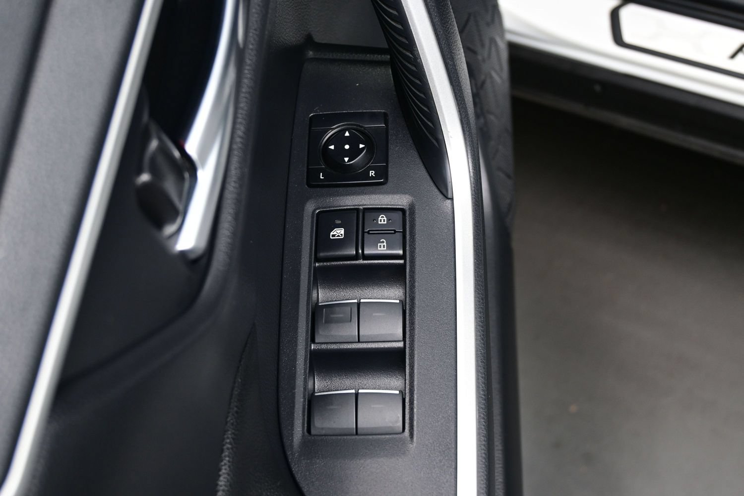 Used 2024 Toyota RAV4 XLE Premium AWD/4WD image 10