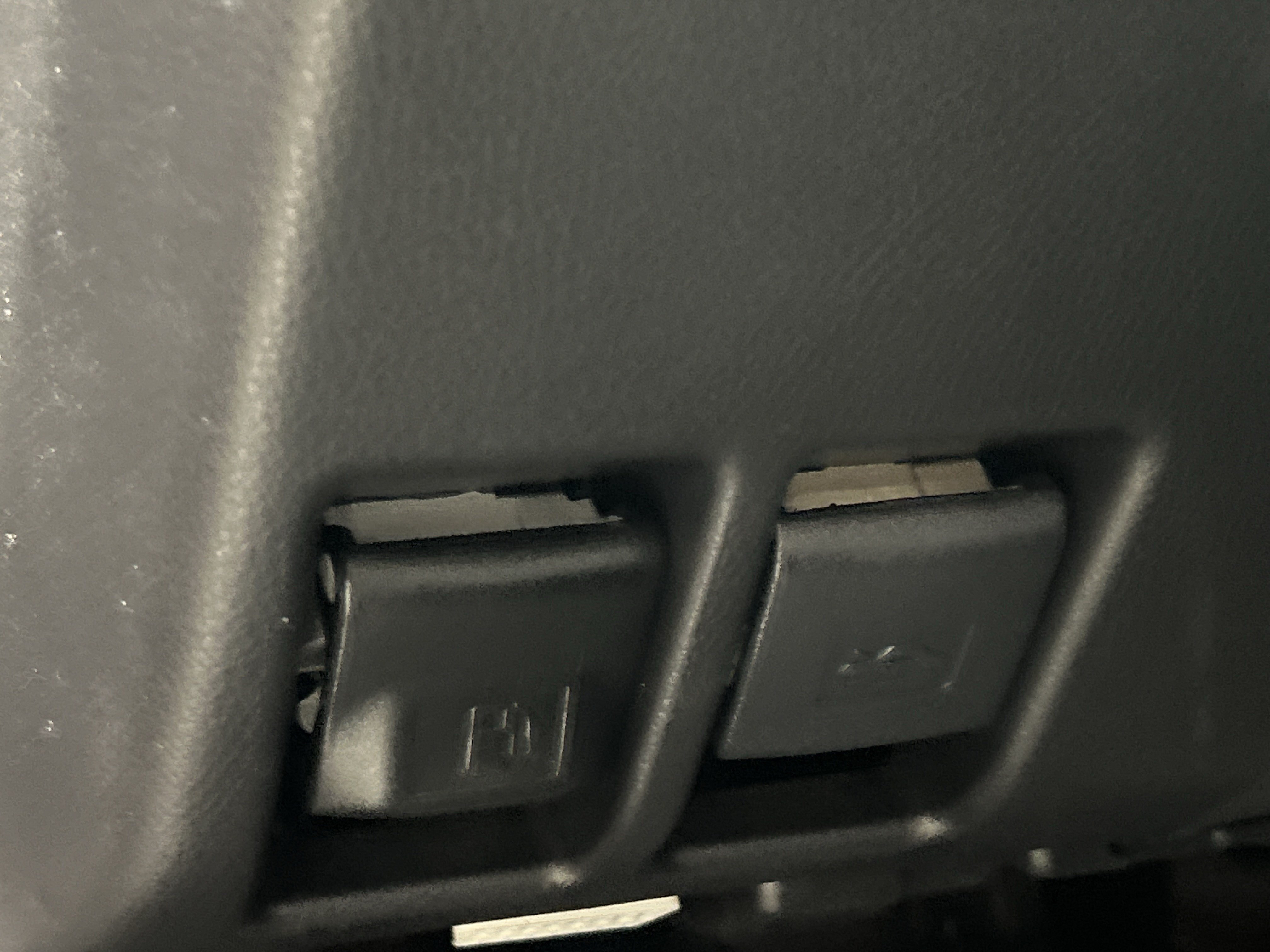 Used 2025 Toyota RAV4 XLE FWD image 35