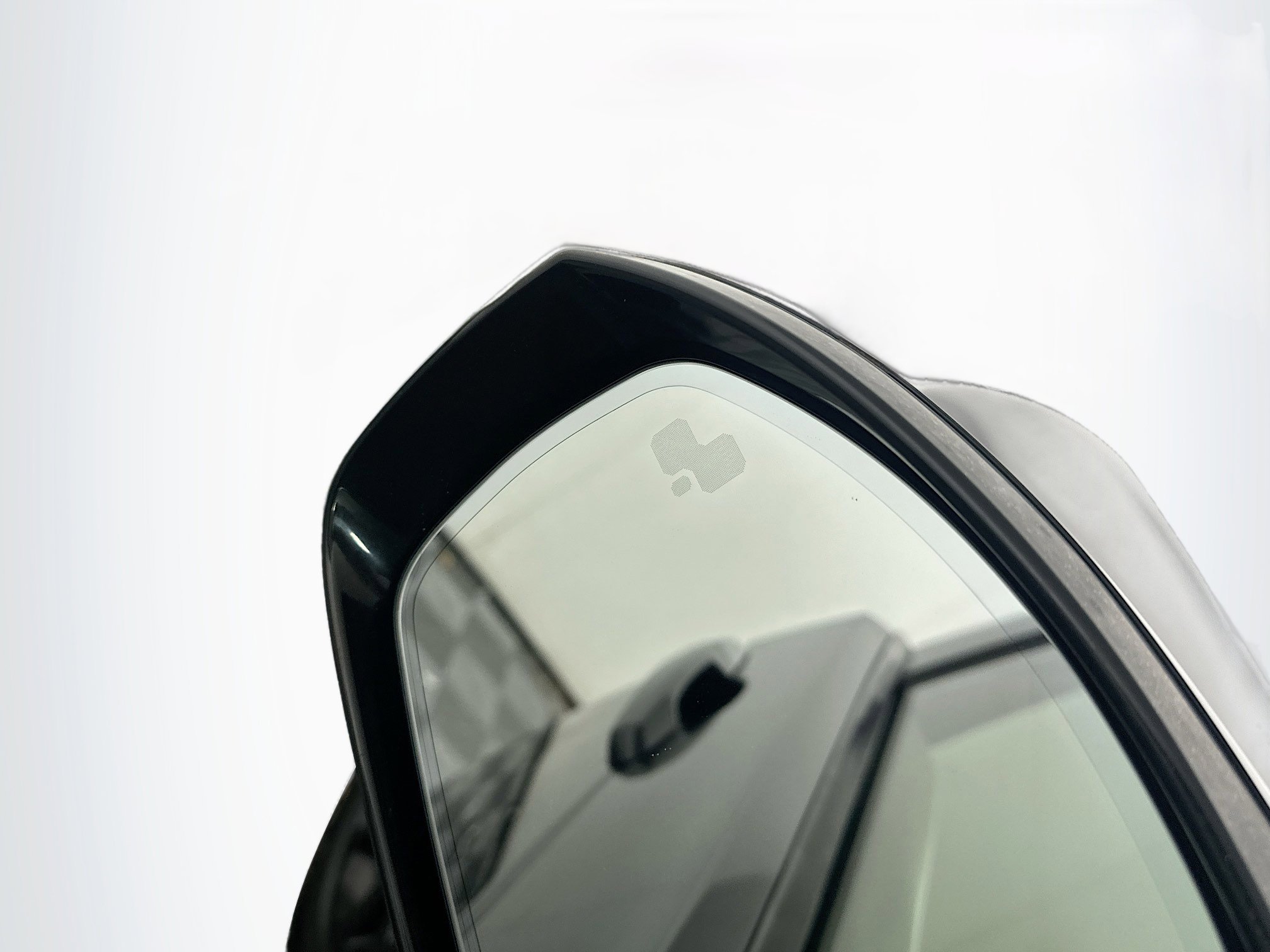 Used 2019 Land Rover Discovery HSE AWD/4WD image 16