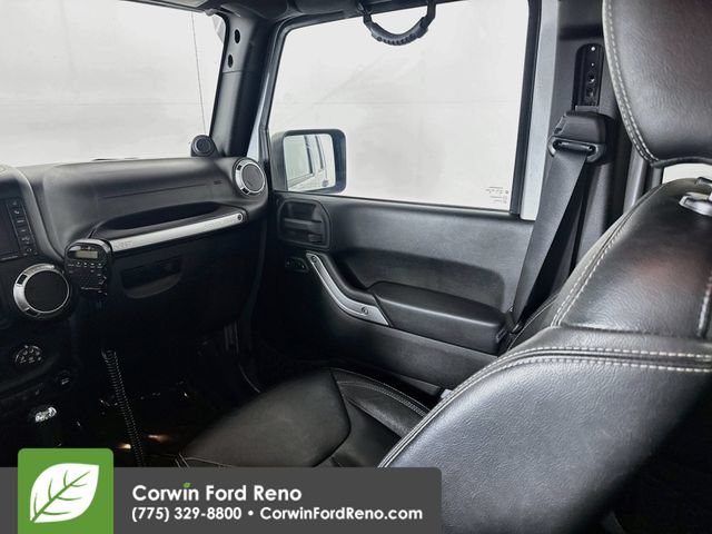 Used 2014 Jeep Wrangler Unlimited Rubicon w/ Connectivity Group AWD/4WD image 24