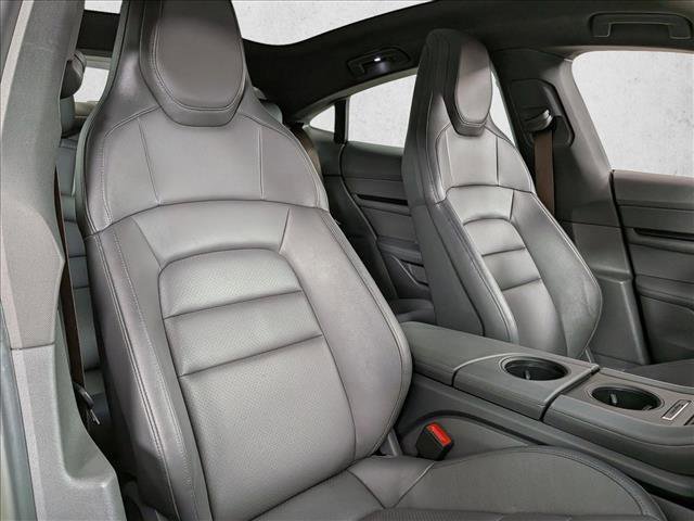 Used 2022 Porsche Taycan image 23
