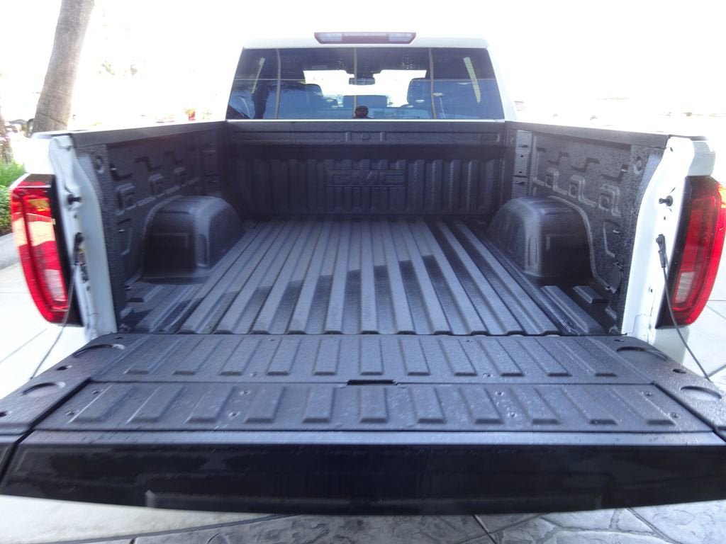 New 2026 GMC Sierra 1500 SLT AWD/4WD image 8
