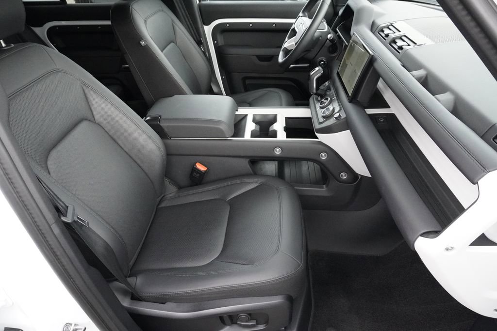 Used 2025 Land Rover Defender 110 S AWD/4WD image 23