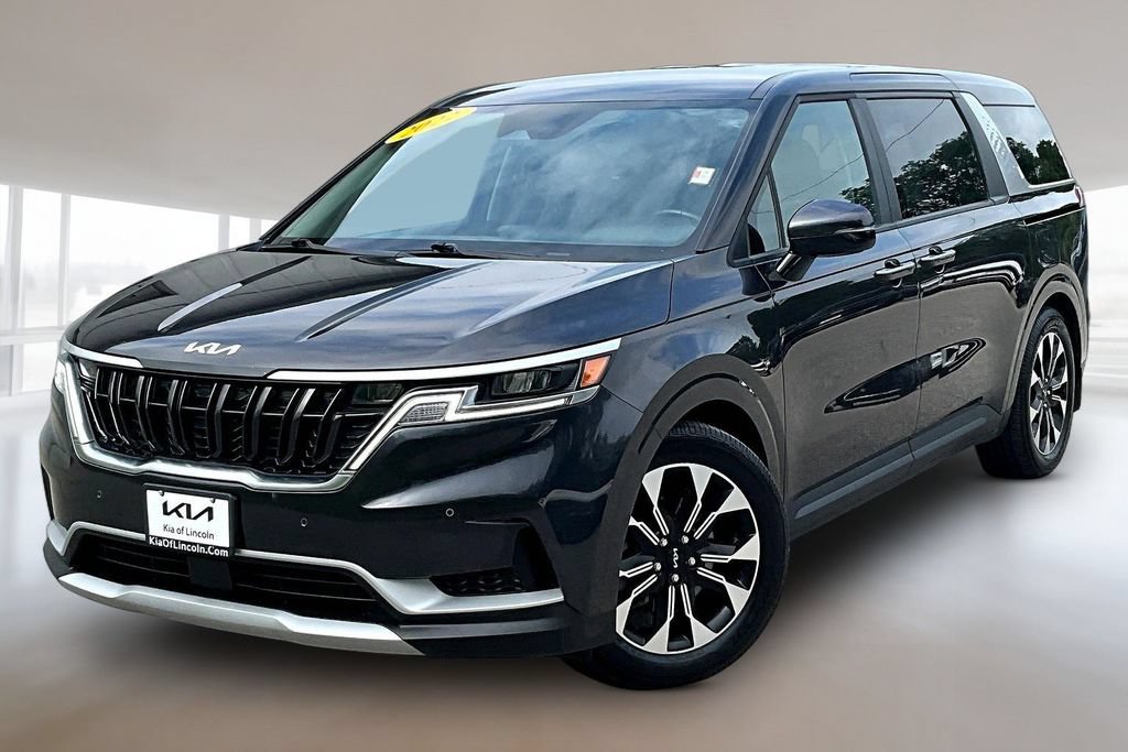 Used 2022 Kia Carnival EX FWD image 1