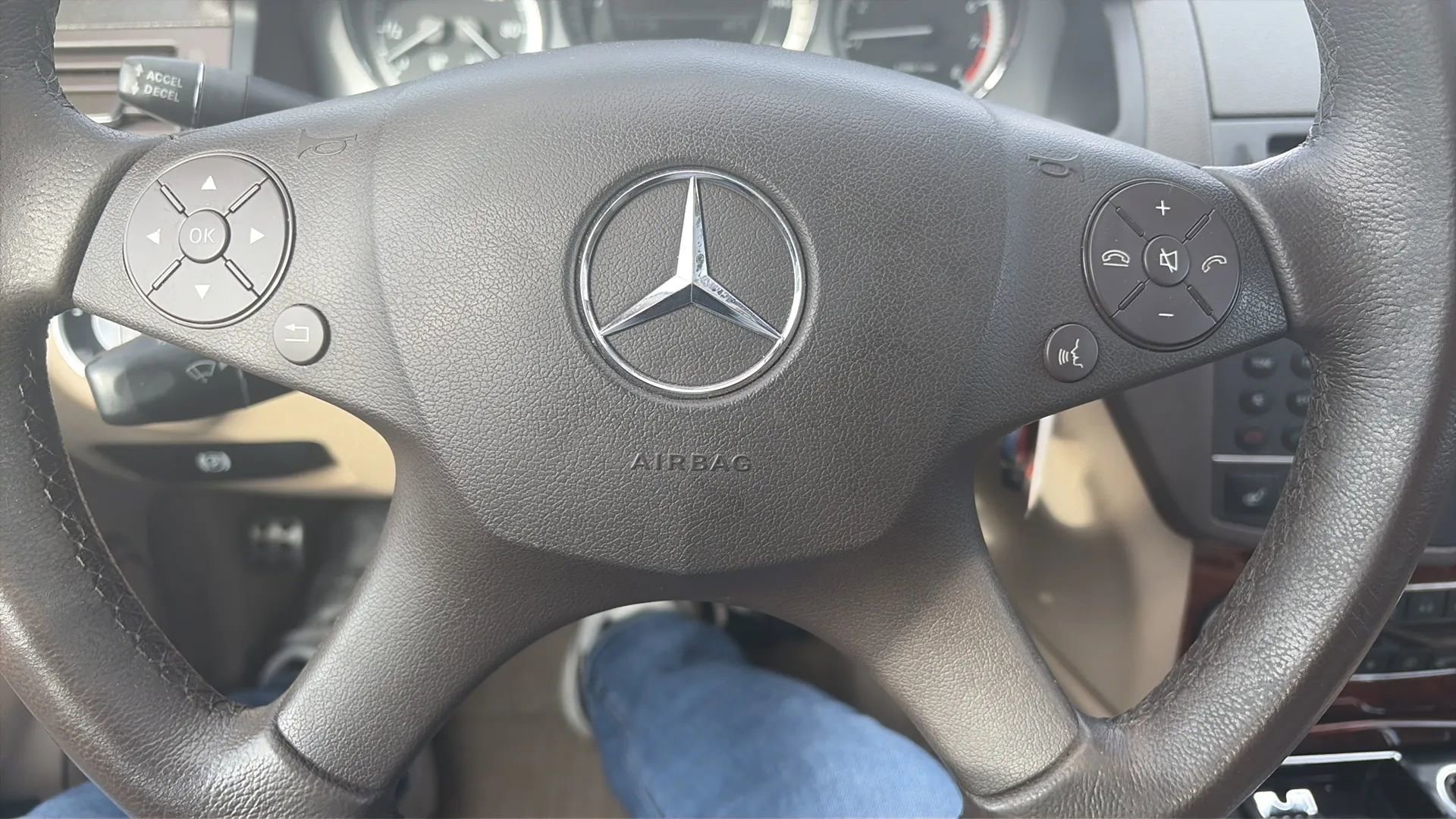 Used 2011 Mercedes-Benz C 300 4MATIC Sedan image 32