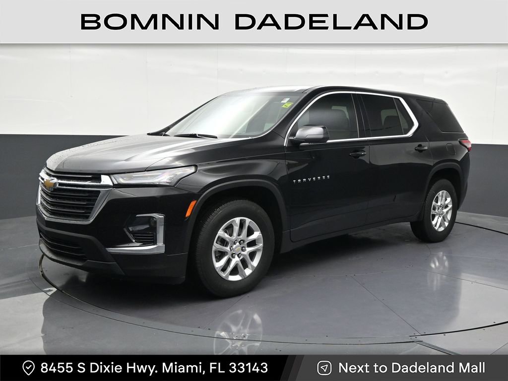 Used 2023 Chevrolet Traverse LS image 1