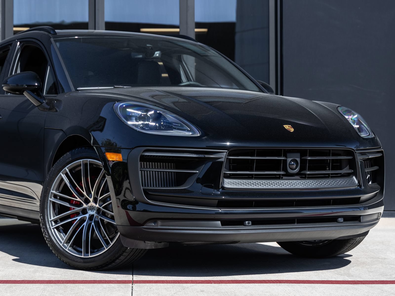 Certified 2026 Porsche Macan S AWD/4WD image 9