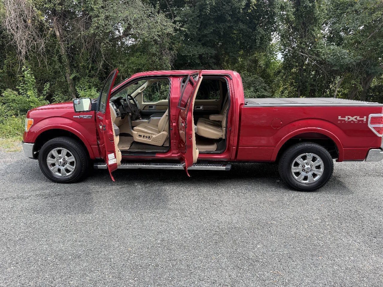 Used 2011 Ford F150 Lariat w/ Lariat Chrome Pkg AWD/4WD image 23