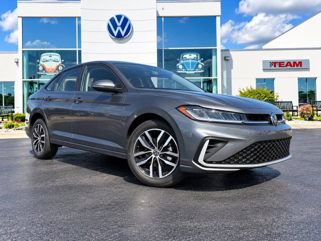 New 2027 Volkswagen Jetta SE FWD image 1