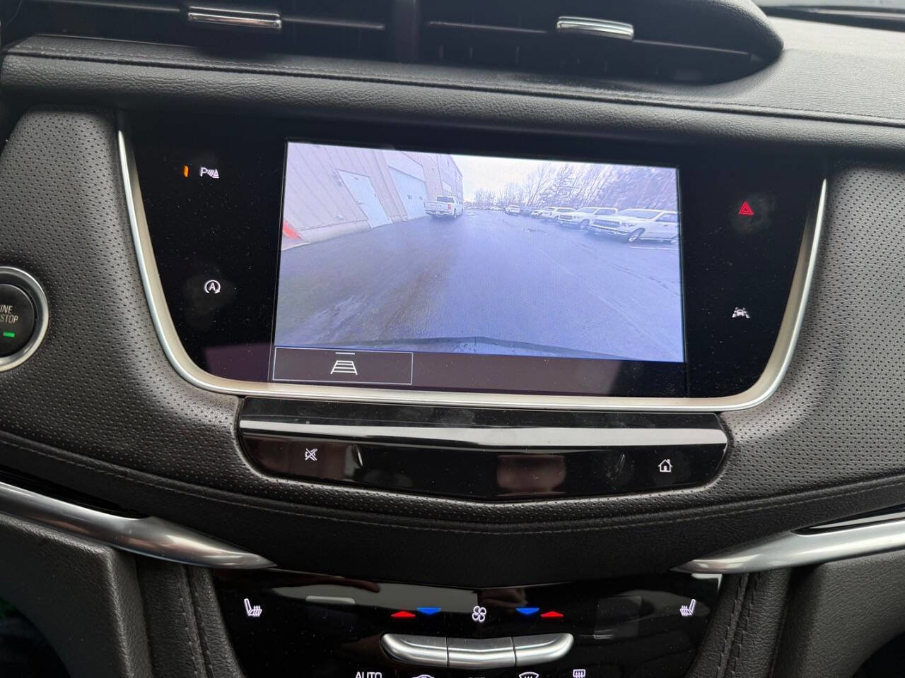 Used 2023 Cadillac XT6 Luxury image 11