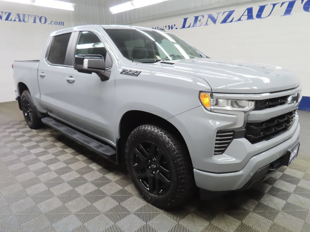 Used 2025 Chevrolet Silverado 1500 RST AWD/4WD image 3