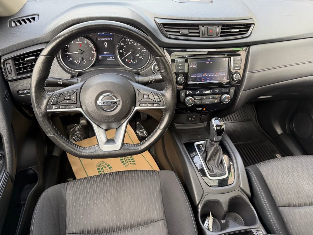 Used 2018 Nissan Rogue SV w/ Sun & Sound Touring Package image 17