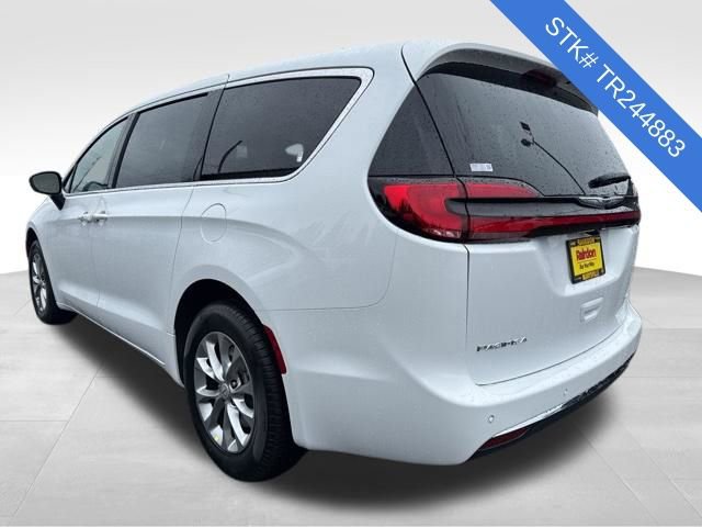 New 2026 Chrysler Pacifica Select AWD/4WD image 5