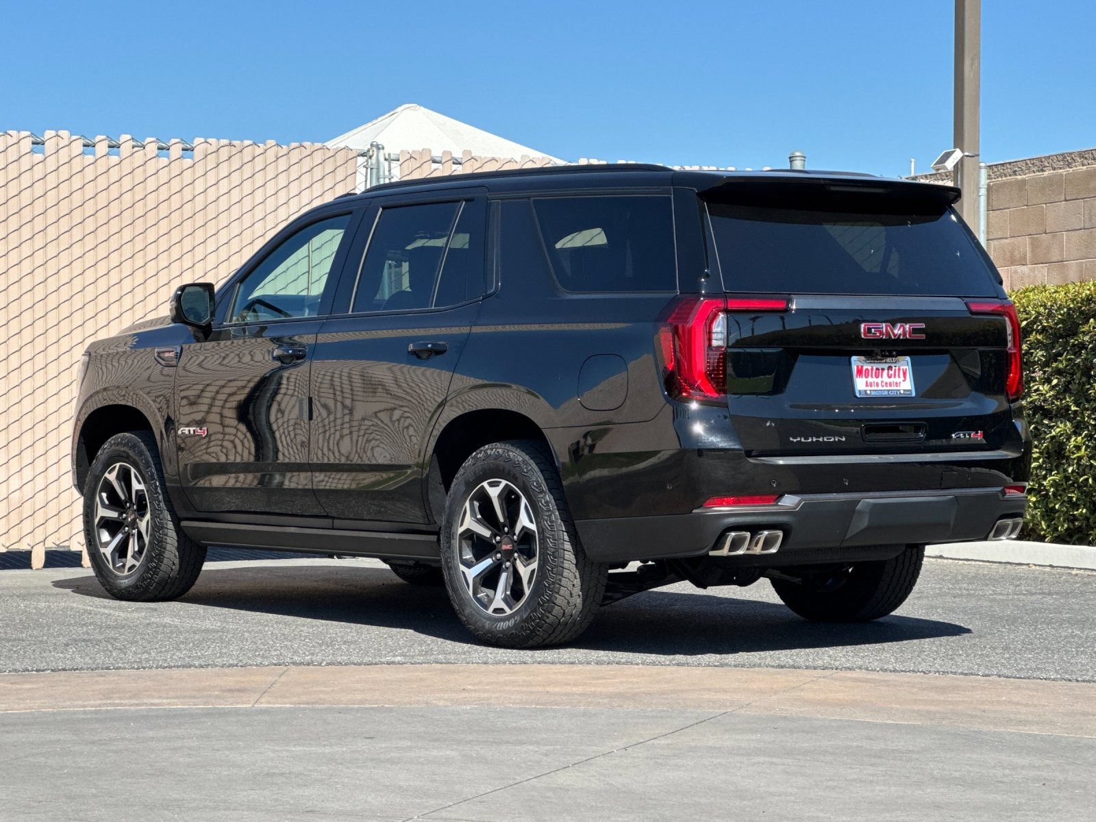 New 2026 GMC Yukon AT4 Ultimate AWD/4WD image 6
