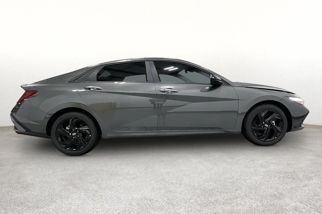 New 2026 Hyundai Elantra SEL Sport FWD image 8
